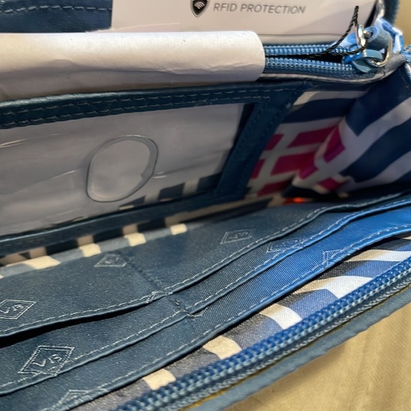 Vera Bradley RFID Wallet-1 - Picture 3 of 8